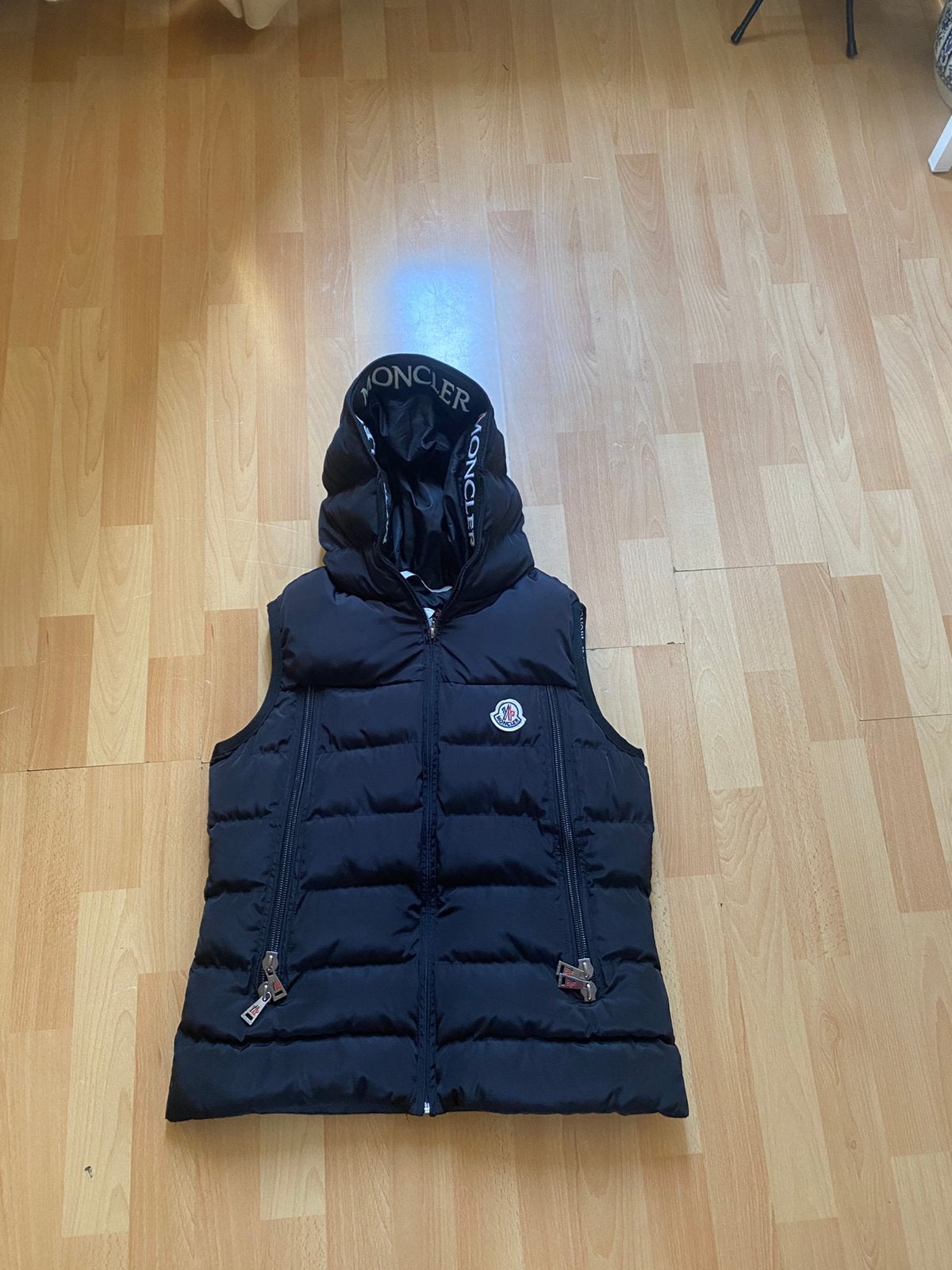 Moncler bodywarmer maat xs/s, Ophalen of Verzenden, Zo goed als nieuw, Zwart