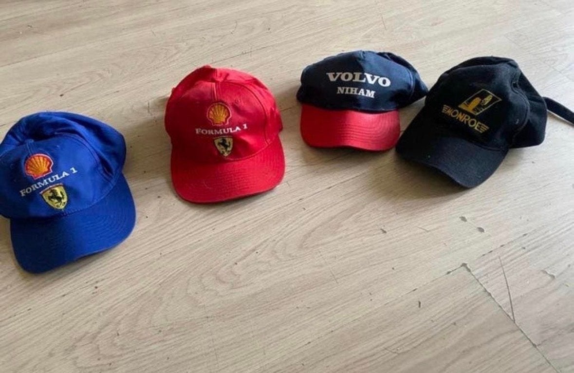 Volvo, Monroe en Formule 1 petten (4 stuks), Ophalen of Verzenden, Gedragen, One size fits all, Pet