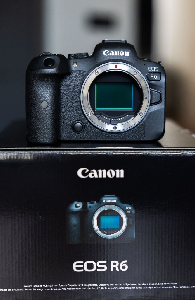 Canon R6 body als nieuw - 18k shuttercount (A+), Ophalen, Canon, Draagriem, Zo goed als nieuw