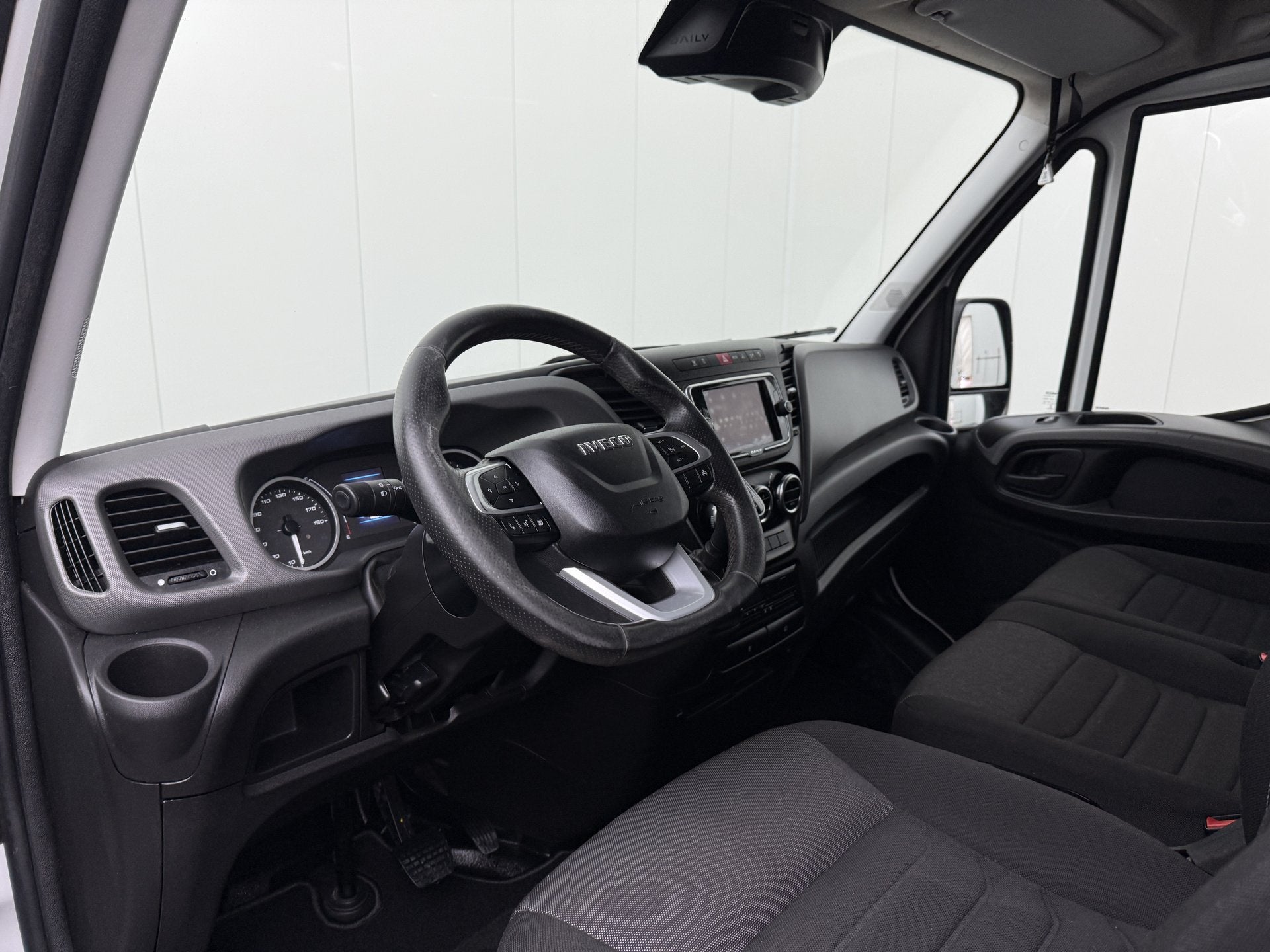 Iveco Daily 35S18HV 3.0Ltr Hi-Matic Automaat L2H2 | Led | 35, Auto's, Automaat, Achterwielaandrijving, Gebruikt, Euro 6