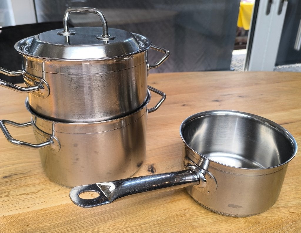 2 sigg pannen waarvan één met stoominzet, Gebruikt, Pannenset, Ophalen of Verzenden, Rvs