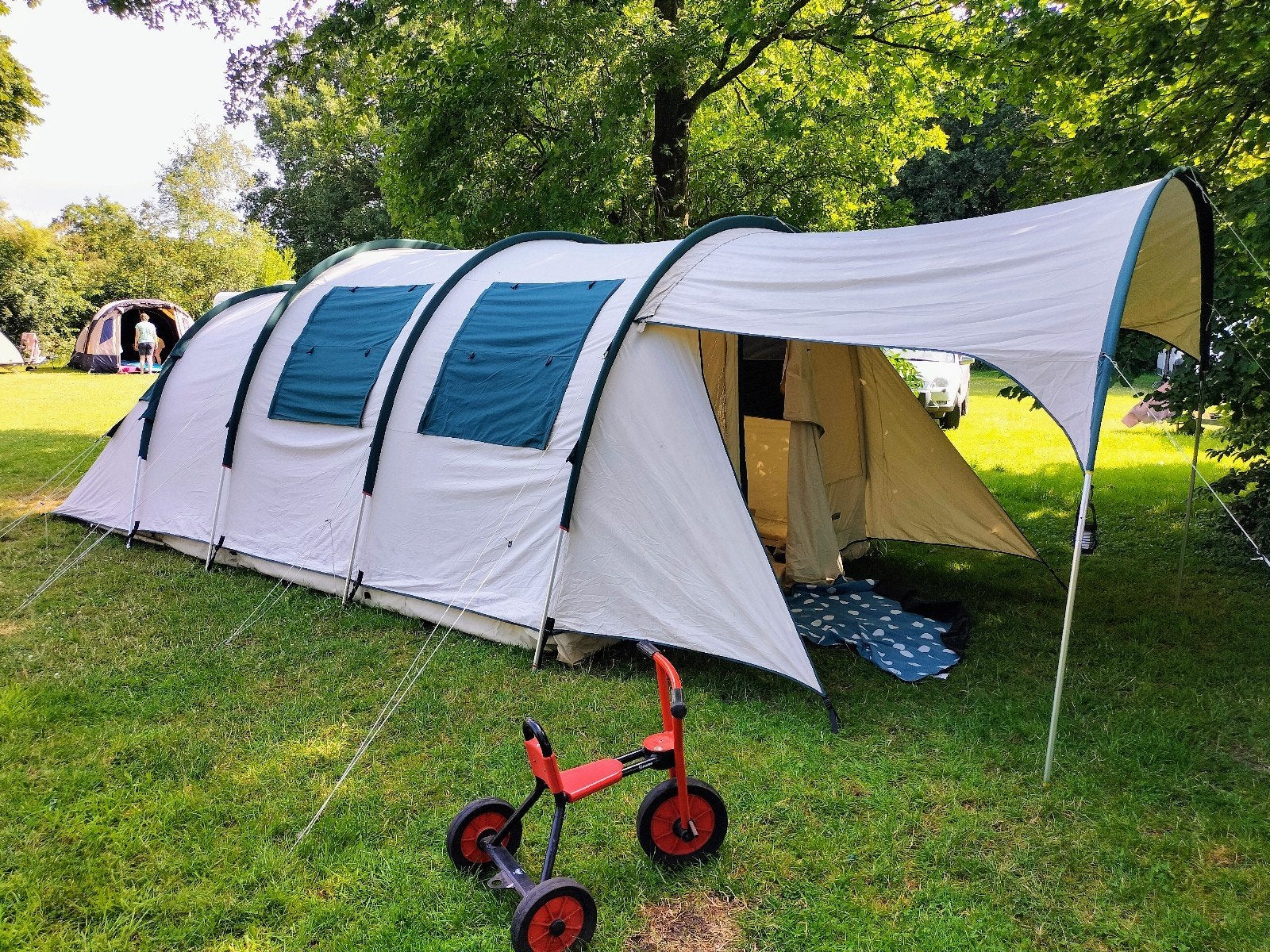 Ruime tunneltent voor gezinsvakanties, Caravans en Kamperen, Tenten, Ophalen of Verzenden, Gebruikt, Tot en met 6
