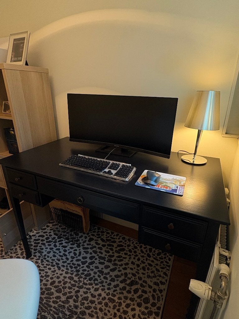 Wooden Desk, Ophalen, Zo goed als nieuw