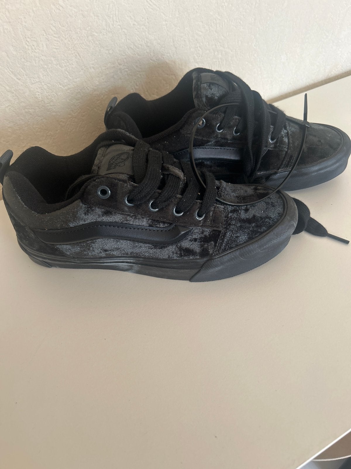 Vans Knu Skool maat 38 Velvet Touch Scarab - Zwart, Ophalen of Verzenden, Nieuw, Zwart, Sneakers of Gympen