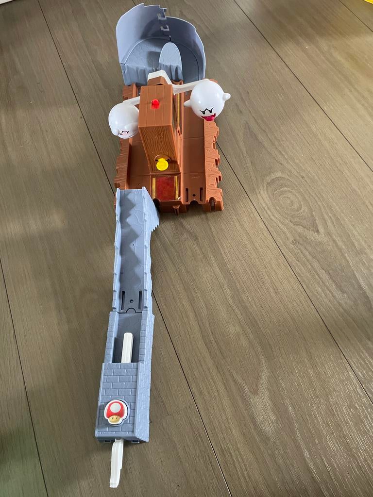 Hot Wheels Mario Kart Boo's Spooky Sprint Trackset, Ophalen of Verzenden, Zo goed als nieuw, Jongen of Meisje