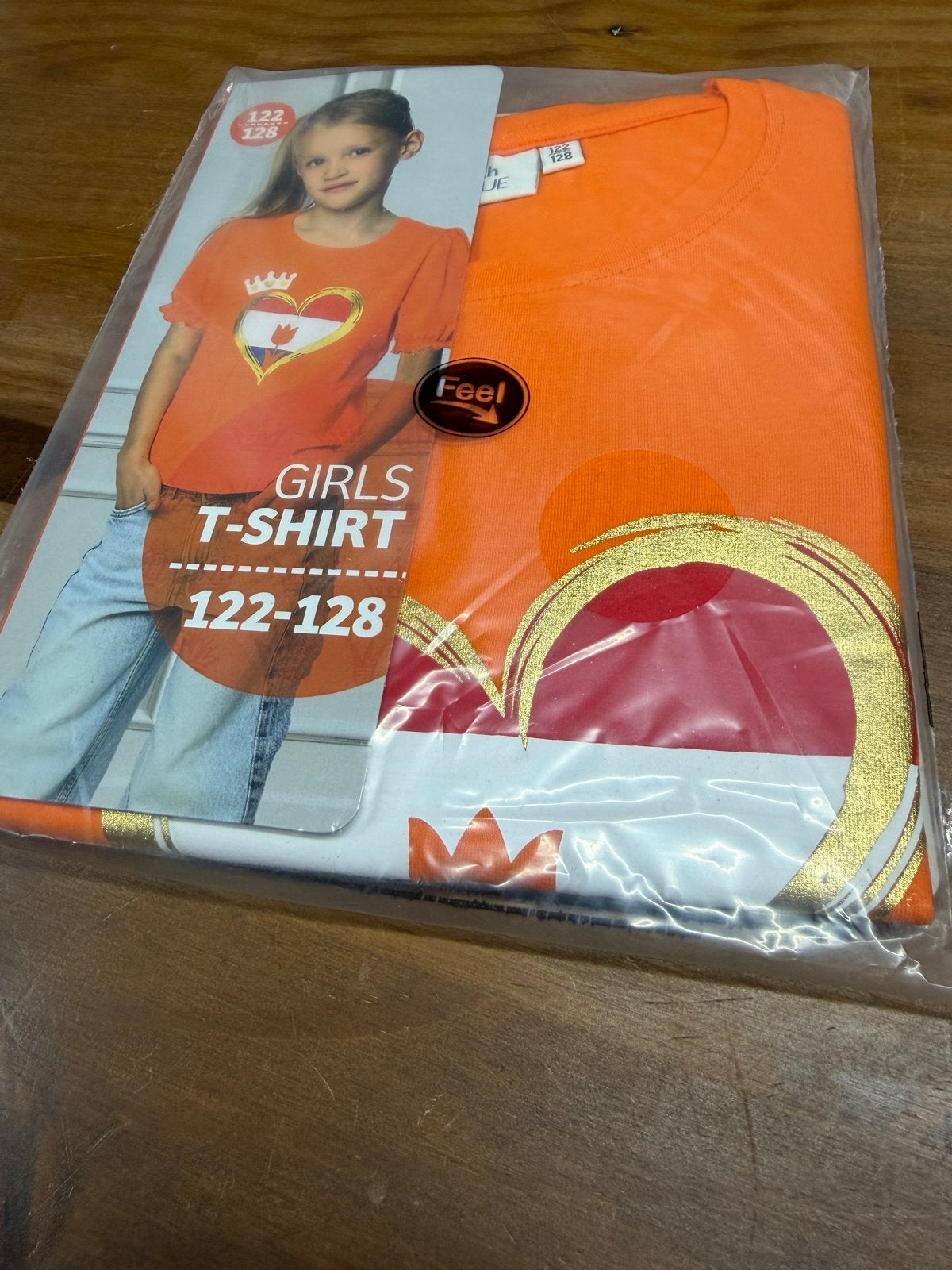 Oranje T-shirt met NL hartje - Maat 122-128, Ophalen of Verzenden, Nieuw, Meisje, Shirt of Longsleeve