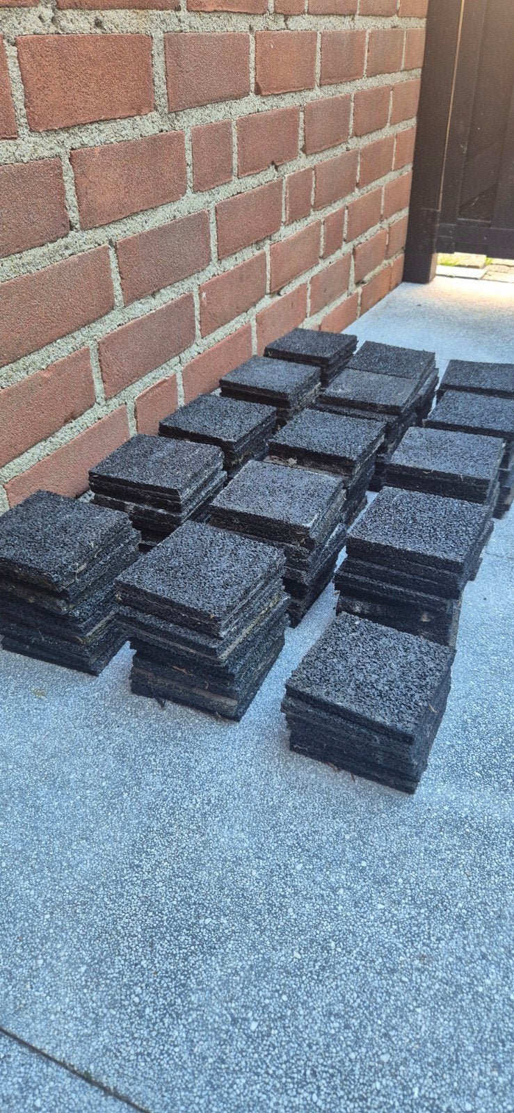 Rubberen tegeldragers voor terras of vlonders 96 stuks, Ophalen of Verzenden, Gebruikt, Overige materialen