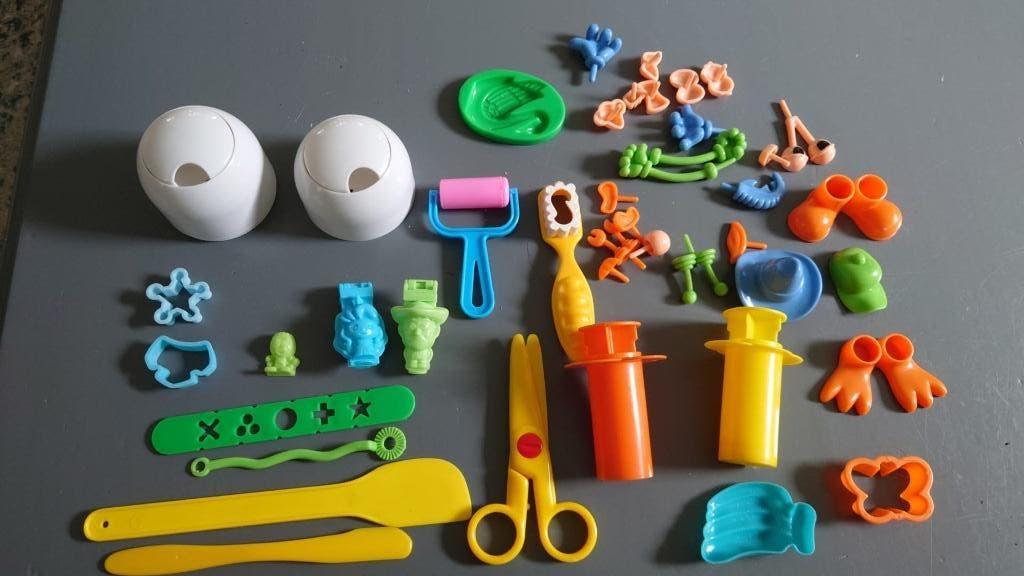 2Klei sets /Spulletjes om poppetjes te versieren / kapsalon, Ophalen, Zo goed als nieuw