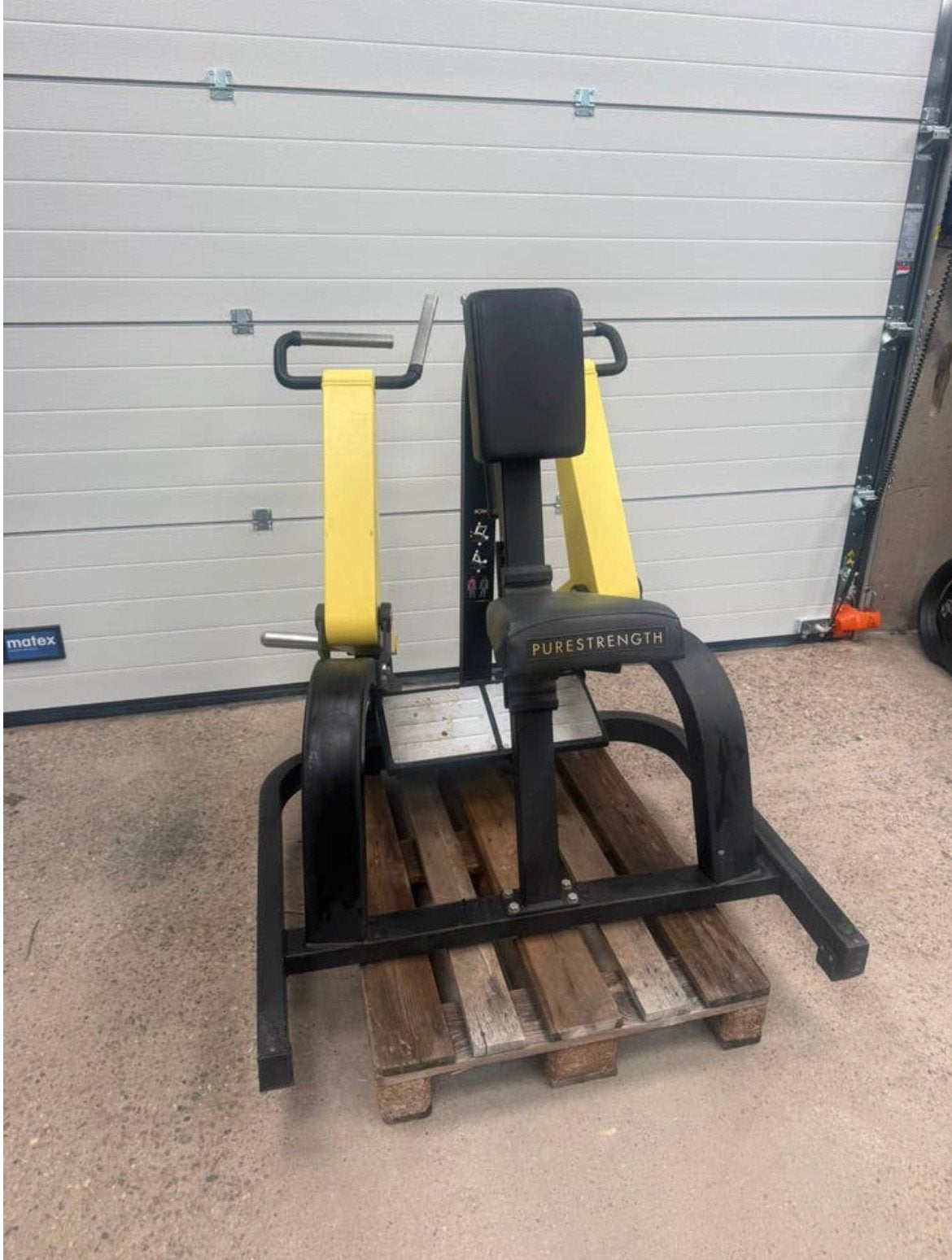 Technogym pure strength row / seated row / plate loaded, Sport en Fitness, Fitnessmaterialen, Ophalen, Benen, Gebruikt, -