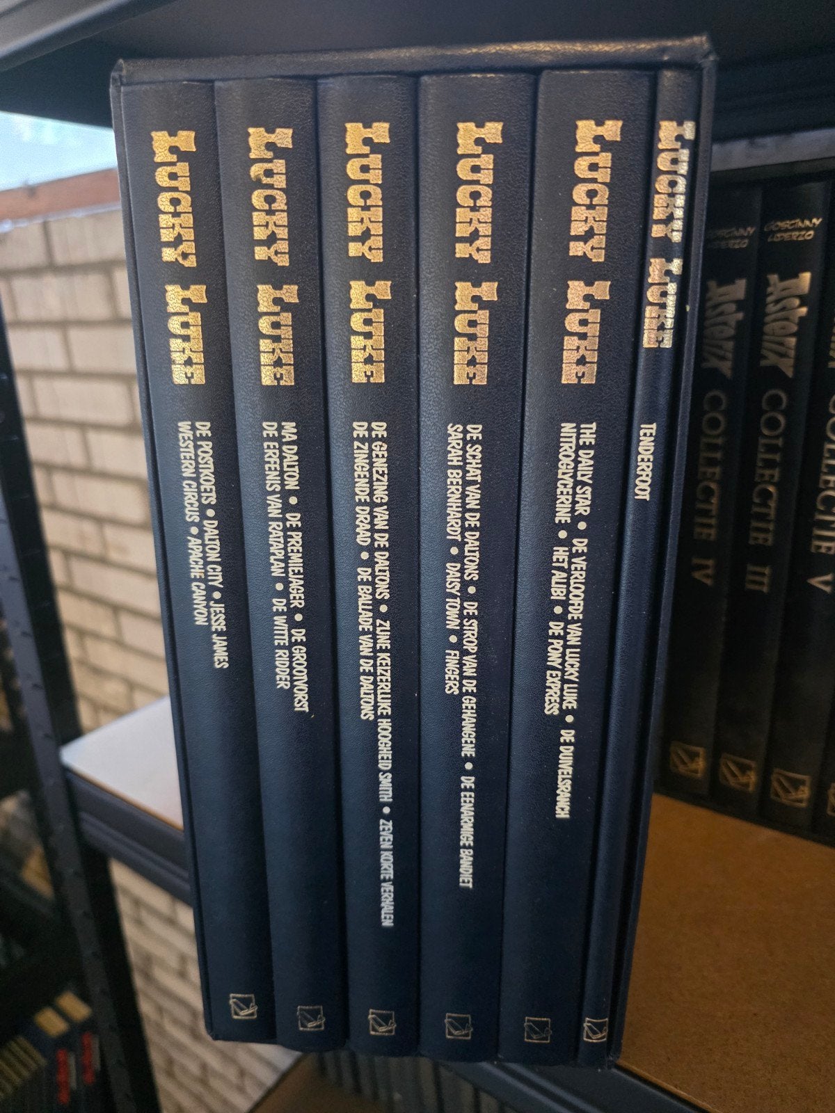 Luxe hardcover boxsets: Asterix, Lucky Luke & Guust Flater, Boeken, Stripboeken, Meerdere stripboeken, Ophalen of Verzenden, Zo goed als nieuw