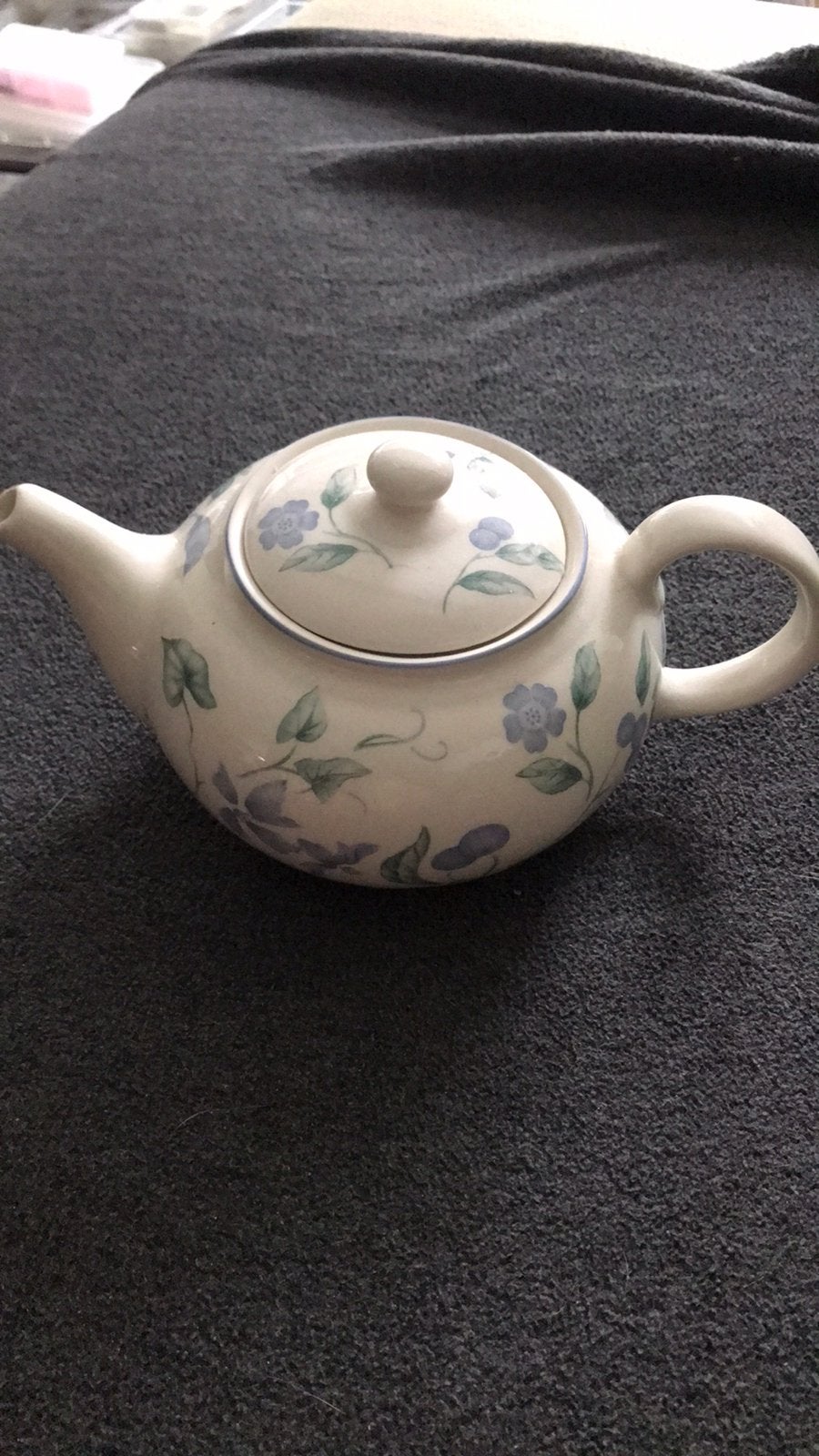 Engelse Barratts theepot met blauwe bloemen, Ophalen of Verzenden