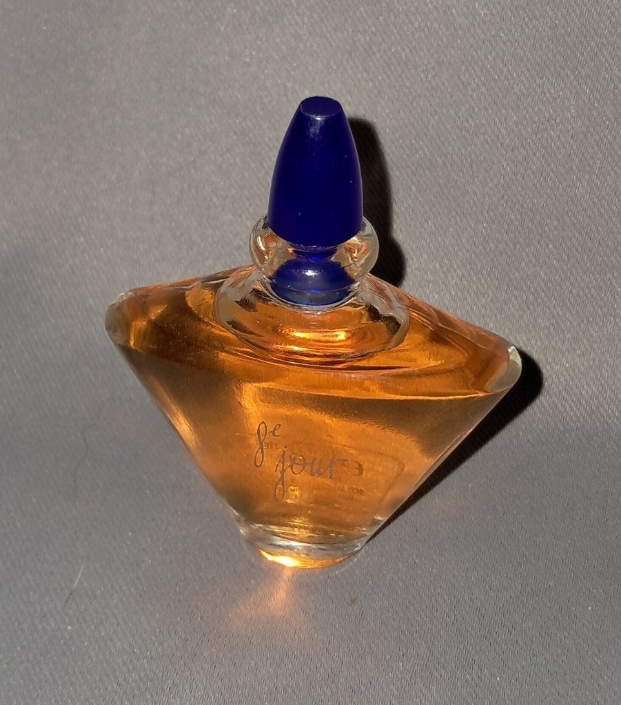 Volle parfum mini - Yves rocher 8e jour licht, Ophalen of Verzenden, Zo goed als nieuw, Miniatuur, Gevuld