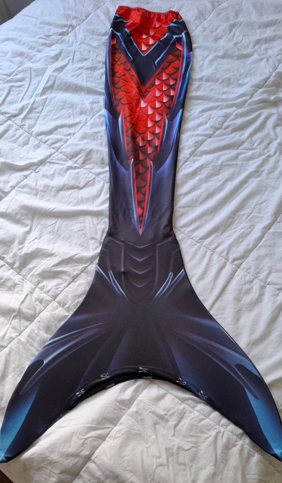 Abyss Mermaid zeemeerminstaart - Zwart/Rood/Blauw, Overige typen, Meerkleurig, Zo goed als nieuw, Abyss Mermaid