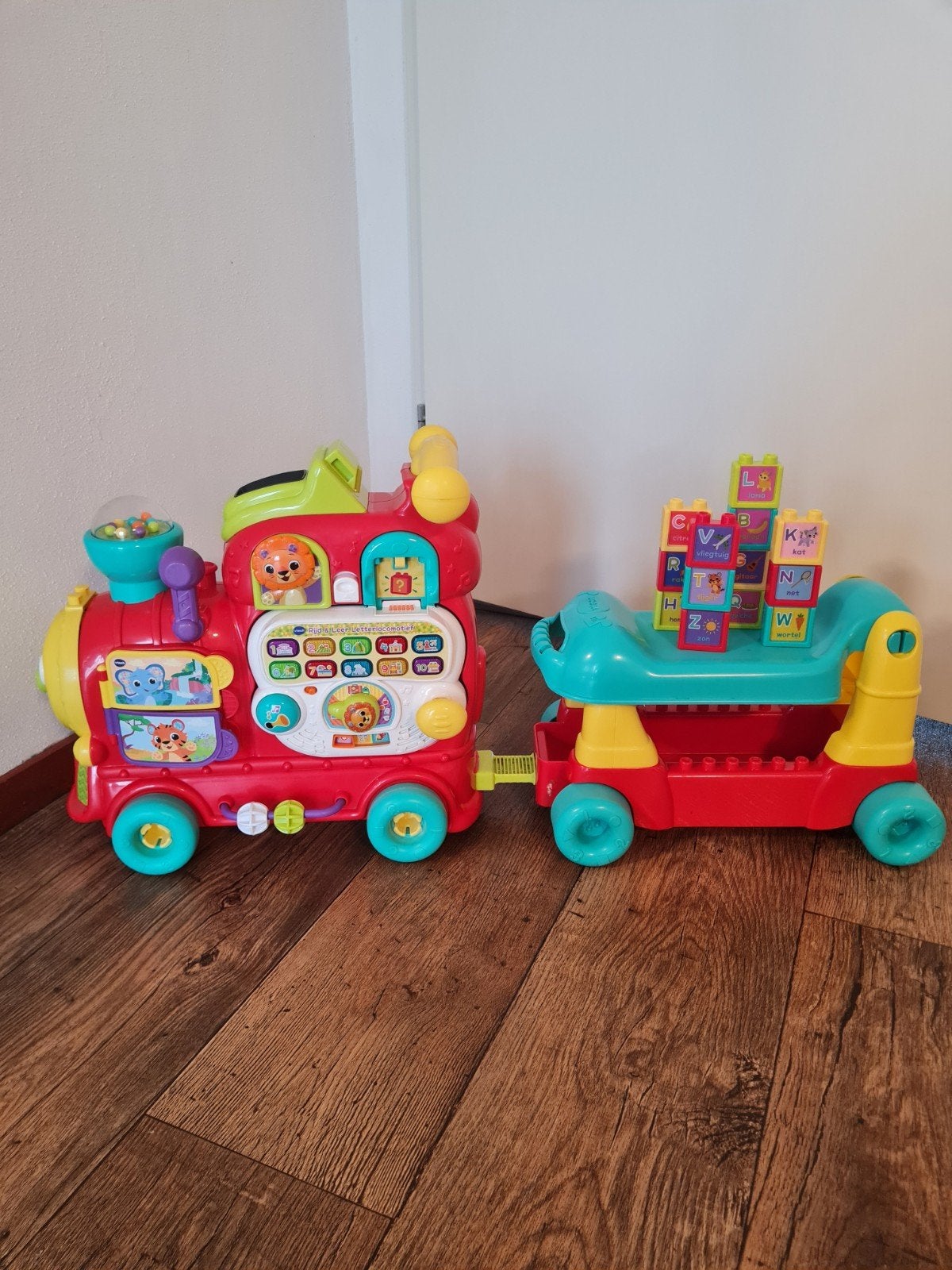 VTech Baby Speeltrein met Geluid
en Licht, Kinderen en Baby's, Speelgoed | Vtech, Ophalen, 6 maanden tot 2 jaar