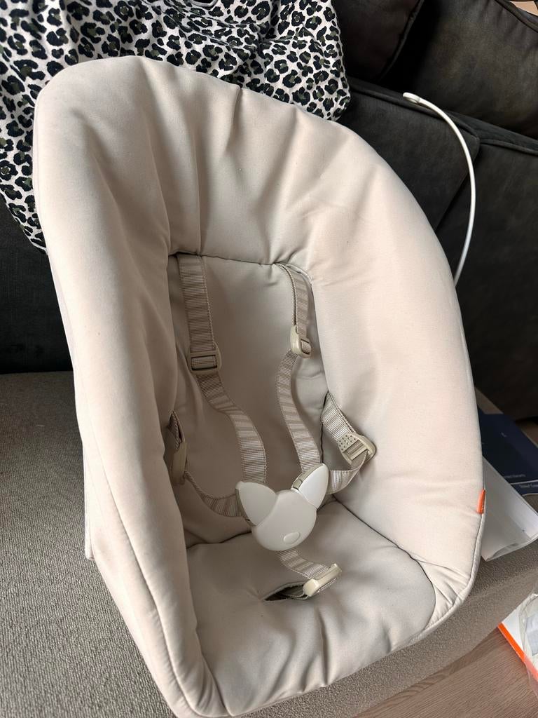 Tripp Trapp Babyschaal Beige z.g.a.n + extra hoes, Ophalen of Verzenden, Zo goed als nieuw, Overige typen, Stoelverkleiner