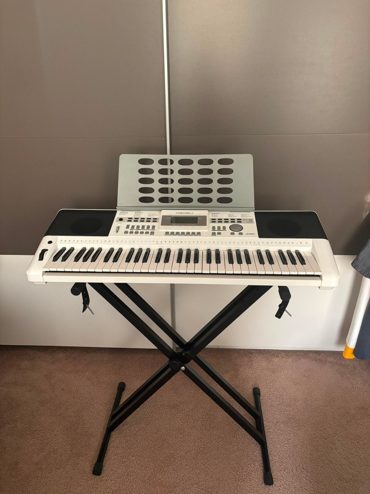 Keyboard Medeli A100S, Muziek en Instrumenten, Keyboards, 61 toetsen, Ophalen of Verzenden, Zo goed als nieuw, Met standaard