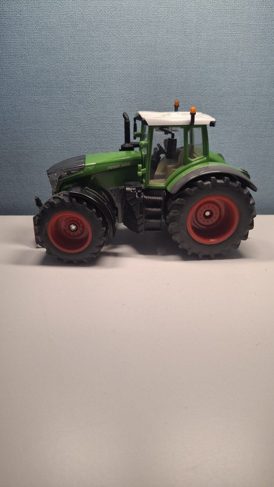 Siku Farmer Fendt 1050 Vario Tractor (Nieuwstaat), Ophalen of Verzenden, Nieuw
