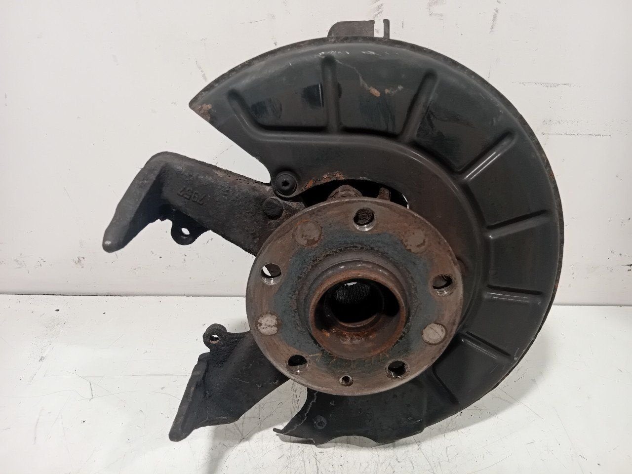 Wielnaaf links voor Volkswagen Golf, Onderdelen@venauto.nl, Van der Ven Autorecycling B.V., Gebruikt, Ettenseweg 76, 4706 PB Roosendaal, The Netherlands