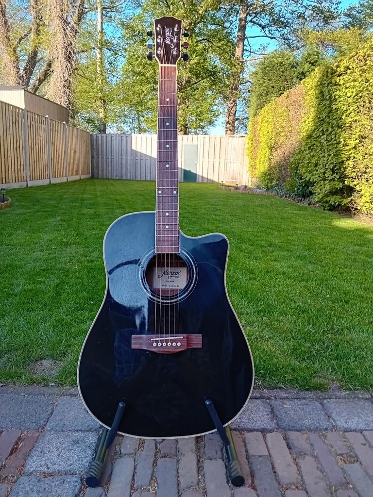 Morgan semi akoestische gitaar., Ophalen, Zo goed als nieuw, Western- of Steelstringgitaar