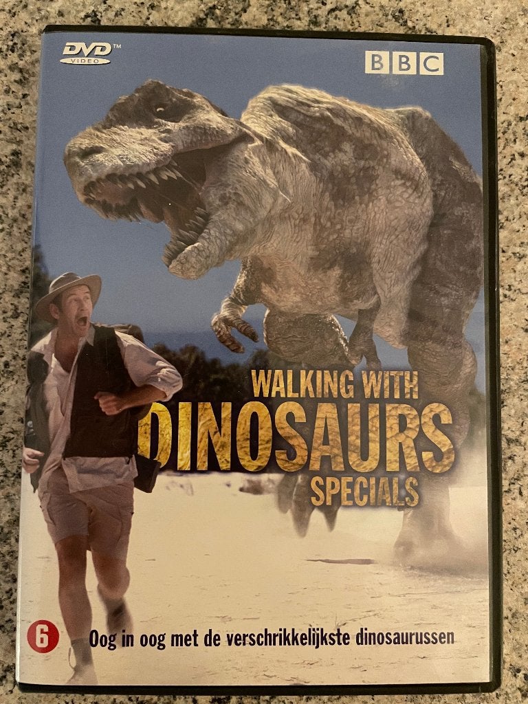 DVD dinosauriërs, Nederlands, Ophalen of Verzenden, Zo goed als nieuw, Vanaf 6 jaar