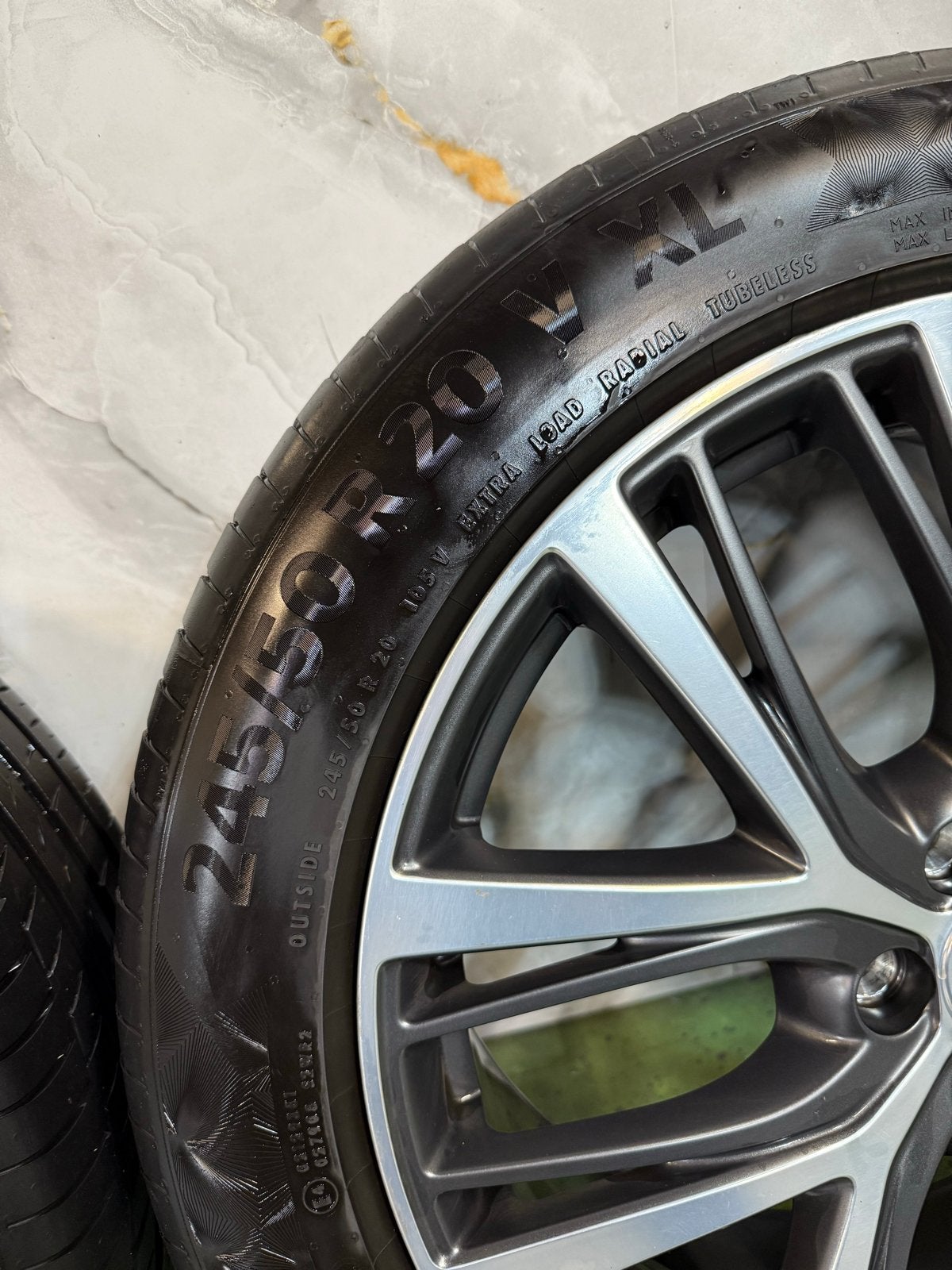 Continental PremiumContact 4 banden met velgen 245/50 R20, Ophalen of Verzenden, Gebruikt