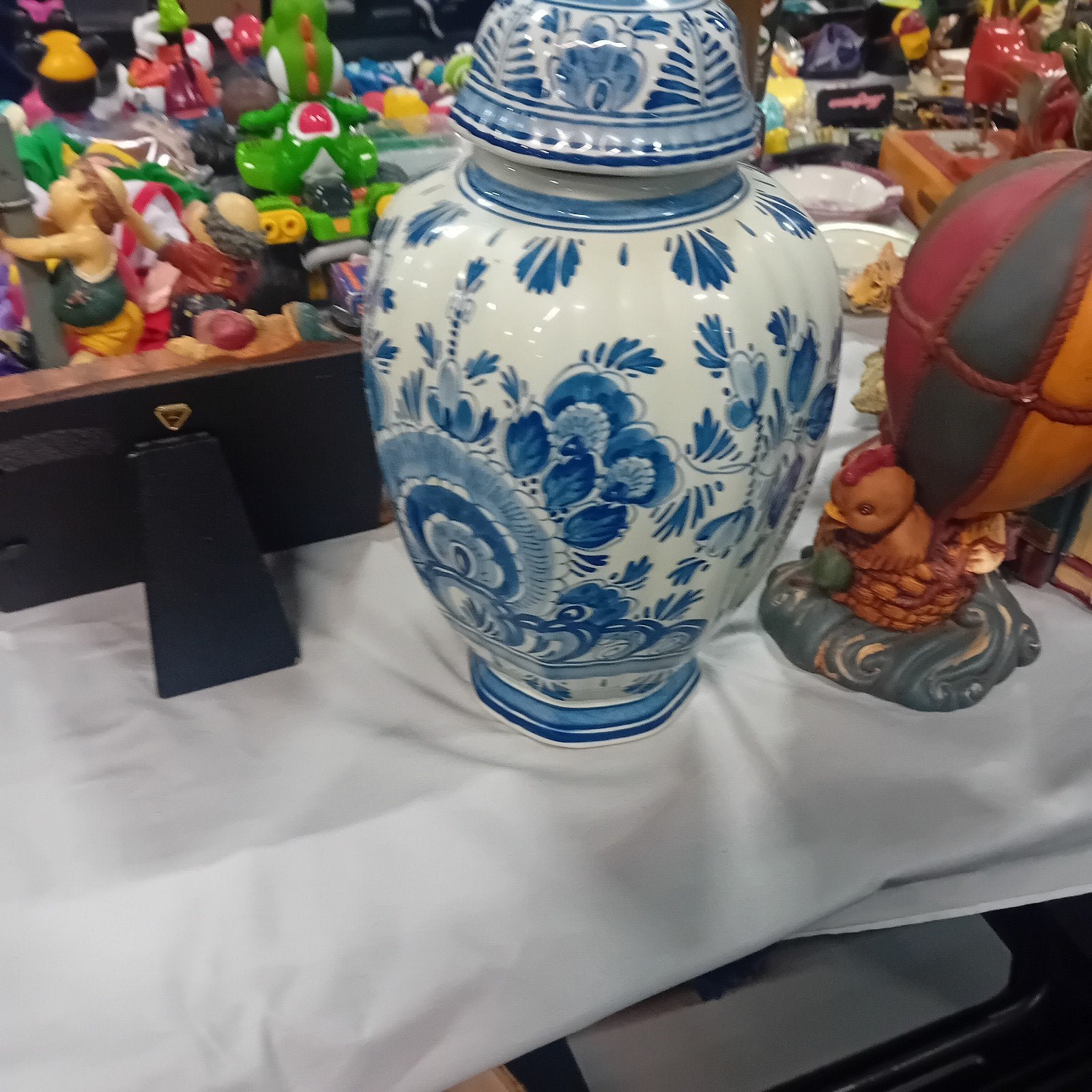 Prachtige handgeschilderde Delfts Blauwe vaas met deksel, Ophalen of Verzenden