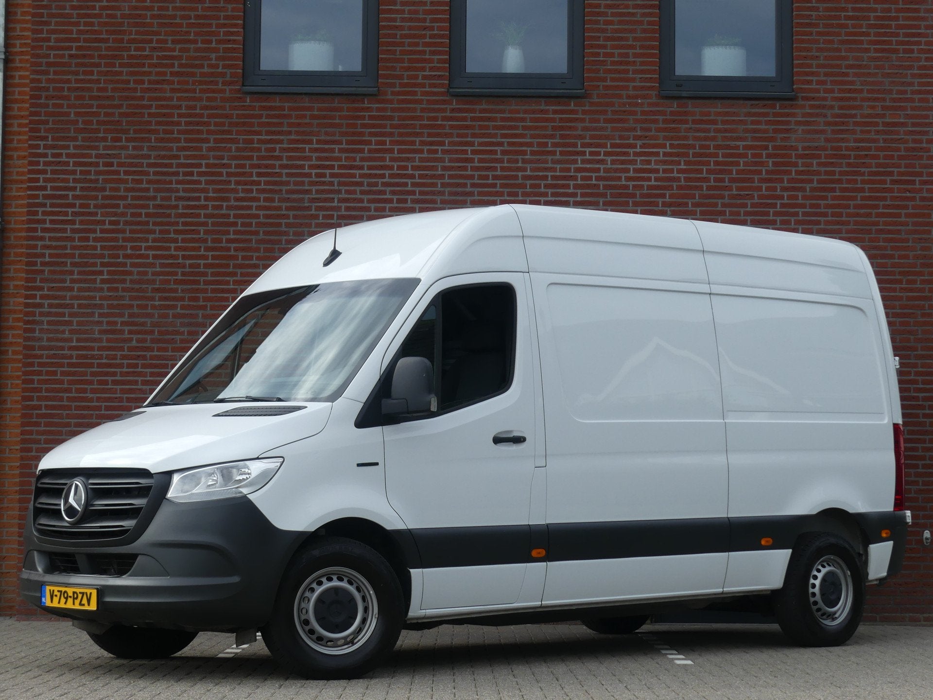 Mercedes-Benz eSprinter eSprinter L2H2 47 kWh Camera/Airco/S, Dealer onderhouden, Gebruikt, 116 pk, Mercedes-Benz