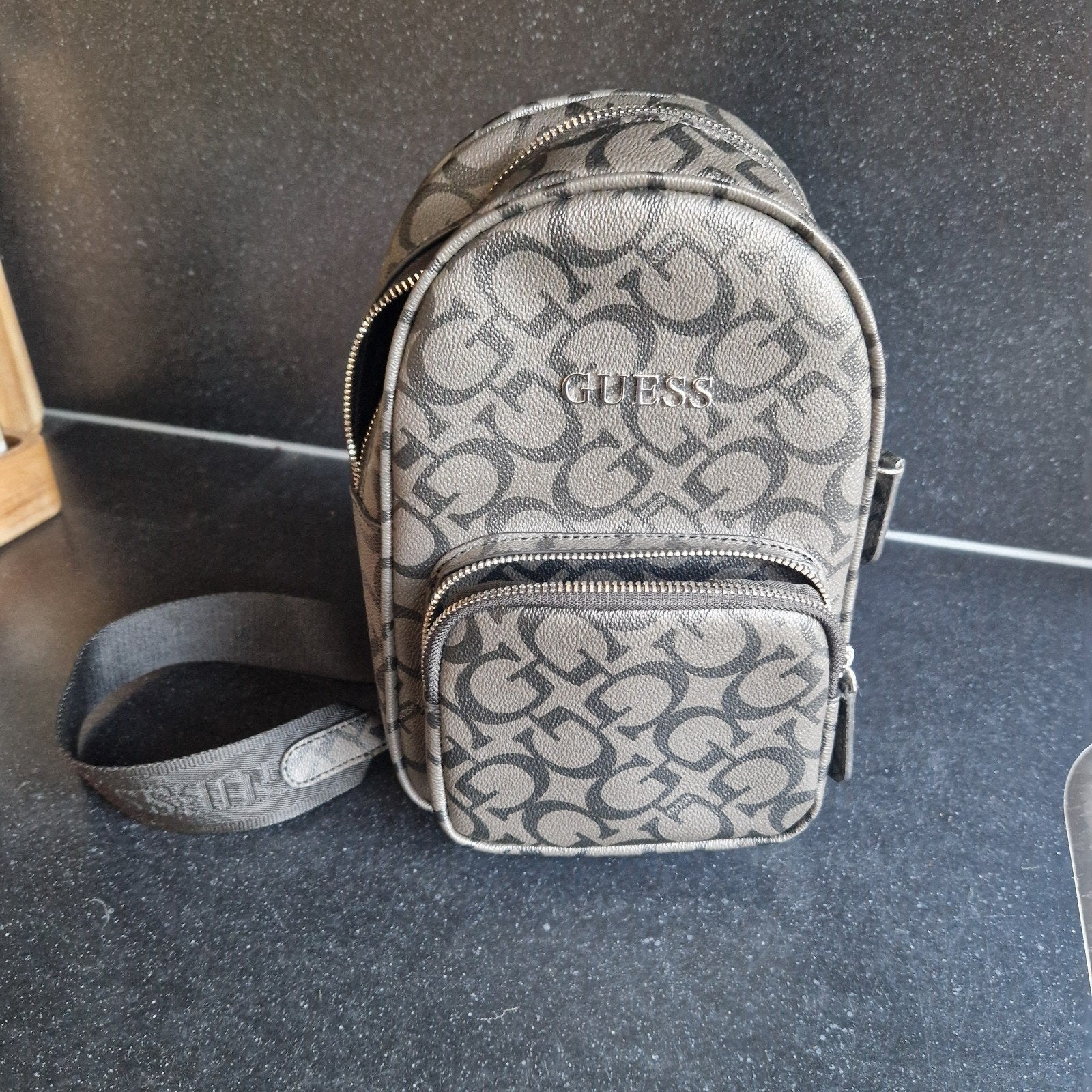 Rugzakje Quess, Sieraden, Tassen en Uiterlijk, Tassen | Rugtassen, Ophalen of Verzenden, Zo goed als nieuw, Overige merken, Minder dan 30 cm
