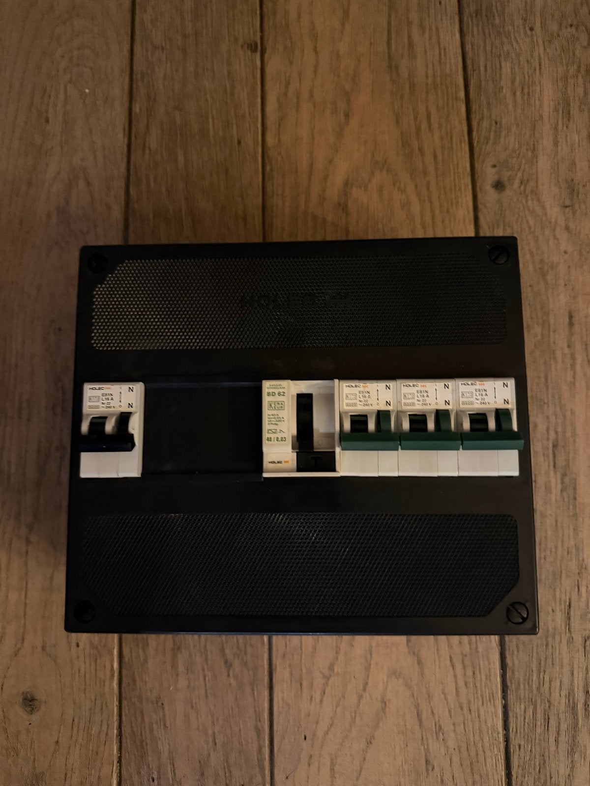 Holec Groepenkast met Aardlekschakelaar en 4 Groepen, Ophalen of Verzenden, Gebruikt, Overige merken, Groepenkast
