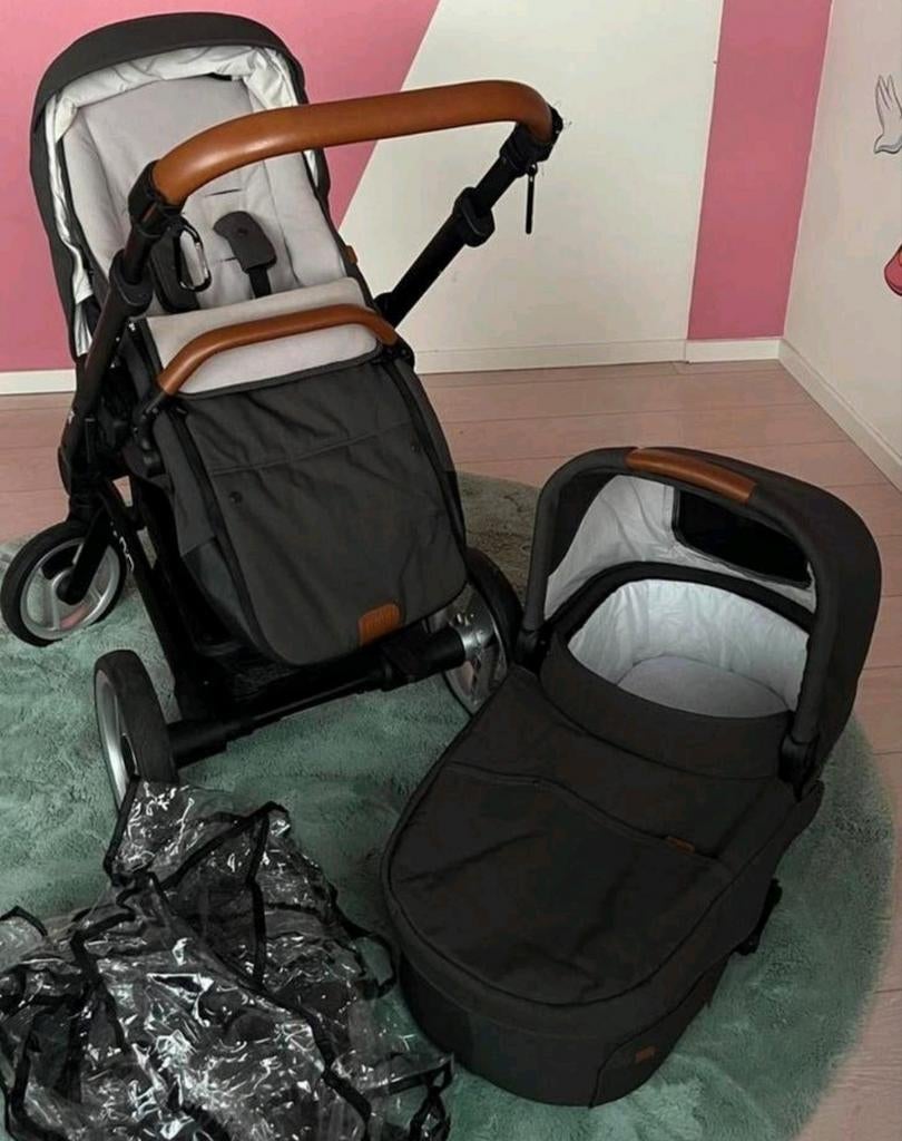 Mutsy Nio kinderwagen/buggy  -Pine Green-, Kinderen en Baby's, Kinderwagens en Combinaties, Ophalen, Gebruikt, Verstelbare duwstang