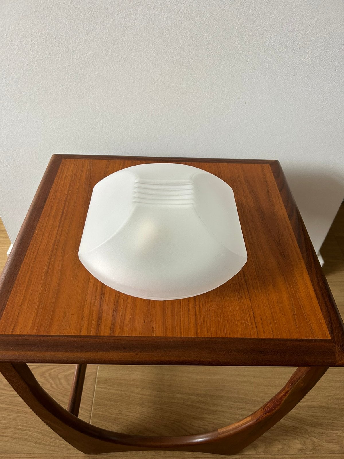 Vintage wandlamp / plafondlamp matglas | Massive | Jaren 90, Design, Zo goed als nieuw, Glas, E27 (groot)