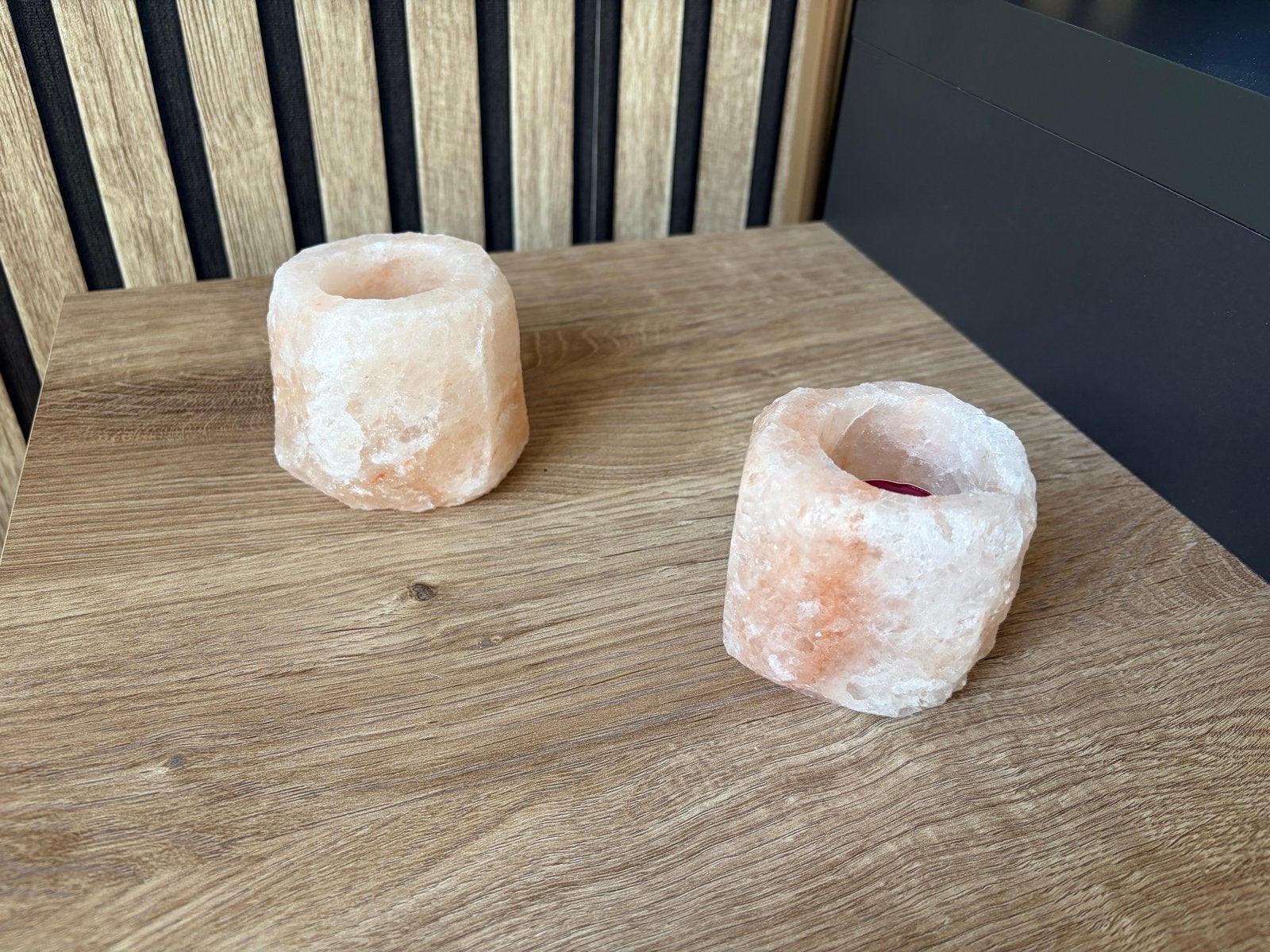 LED Kaarsen (roze & crème) met zoutsteen houders, Huis en Inrichting, Woonaccessoires | Kandelaars en Kaarsen, Overige materialen