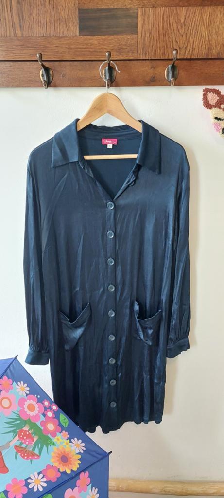 Tante Betsy lange blouse/jurk donkerblauw L glans, Kleding | Dames, Blouses en Tunieken, Zo goed als nieuw, Maat 42/44 (L), Blauw