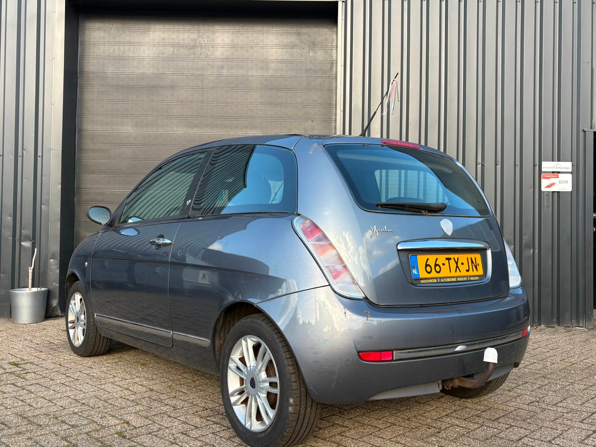 Lancia Ypsilon 1.4 Oro-Airco-LEES TEKST, Auto's, Voorwielaandrijving, Stof, Gebruikt, 31 €/maand