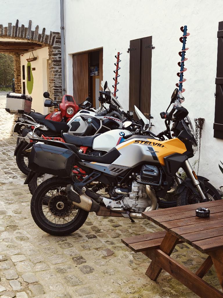 Moto Guzzi Stelvio V100 (juni 2024), BTW, Motoren, Motoren | Moto Guzzi, 2 cilinders, Gebruikt, Particulier, Toermotor