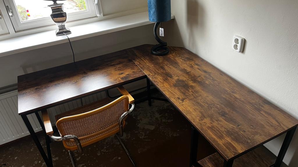 Hoekbureau zgan, Huis en Inrichting, Bureaus, Ophalen, Zo goed als nieuw
