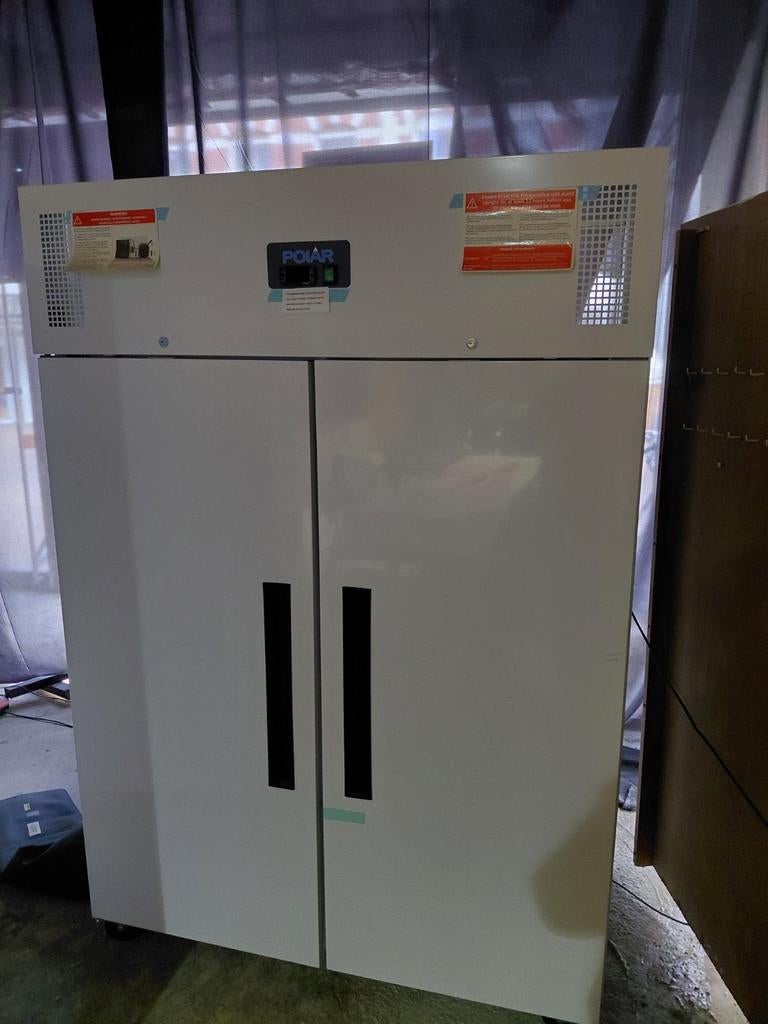 Polar G-Series koelkast met dubbele deur 1200 liter wit, Ophalen, Zonder vriesvak, 200 liter of meer, 60 cm of meer
