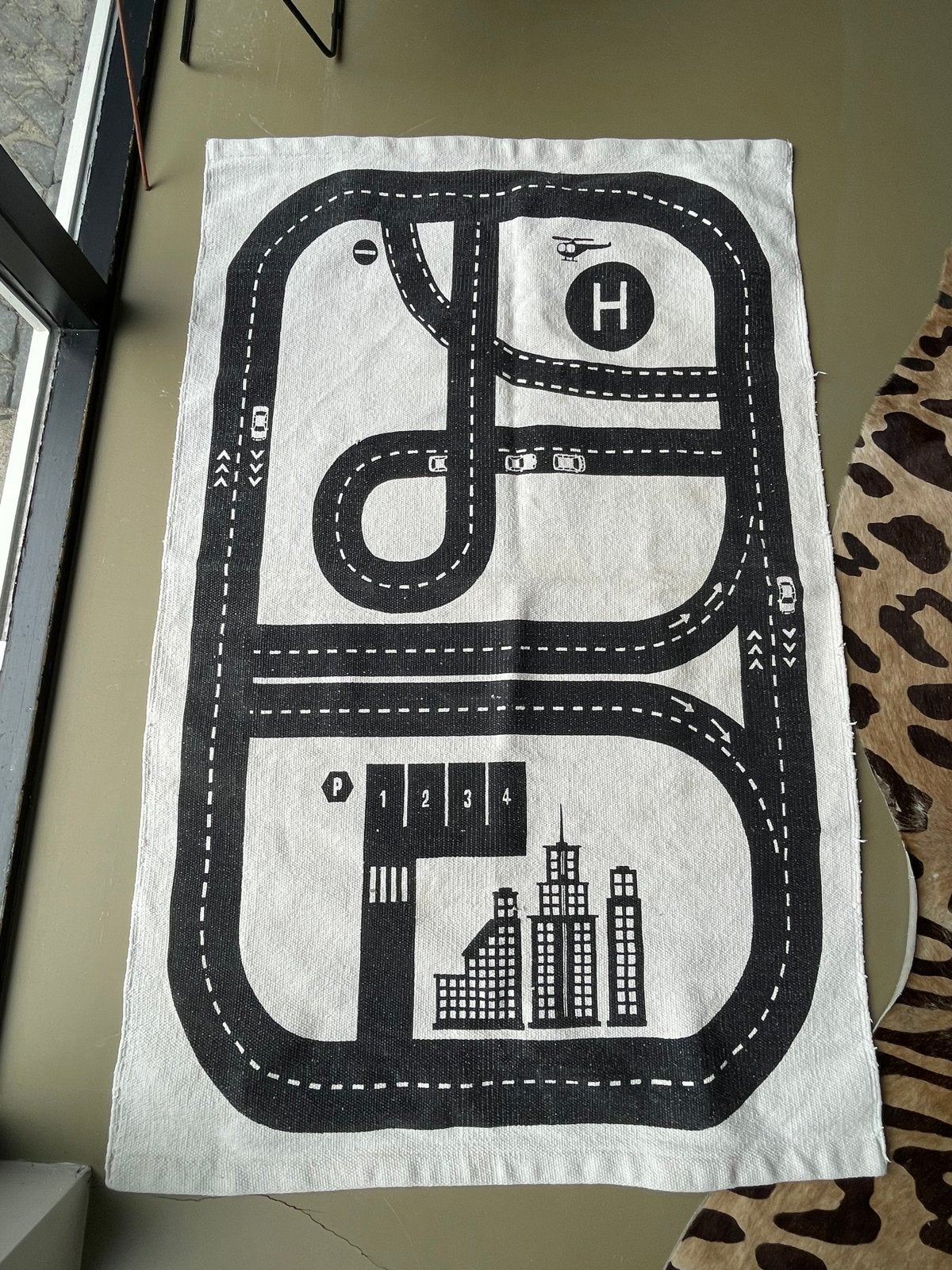 H&M Speelkleed met wegen en stad - Veel speelplezier!, Ophalen of Verzenden, Gebruikt