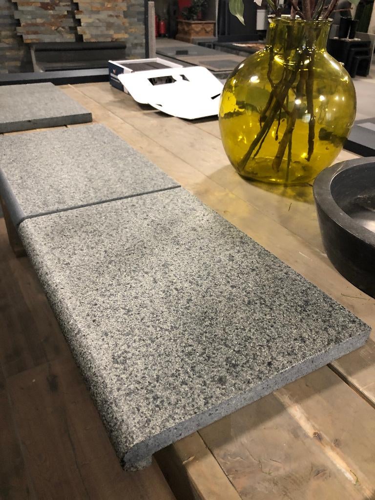 zwembadranden graniet kleurvast 35x50x3/5 cm actie op is op, Tuin en Terras, Tegels en Klinkers, Nieuw, Ophalen of Verzenden, Terrastegels