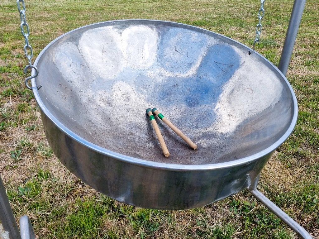 Steelpan steeldrum ø58cm zilver met stokken (zonder frame), Ophalen of Verzenden, Gebruikt, Melodische percussie