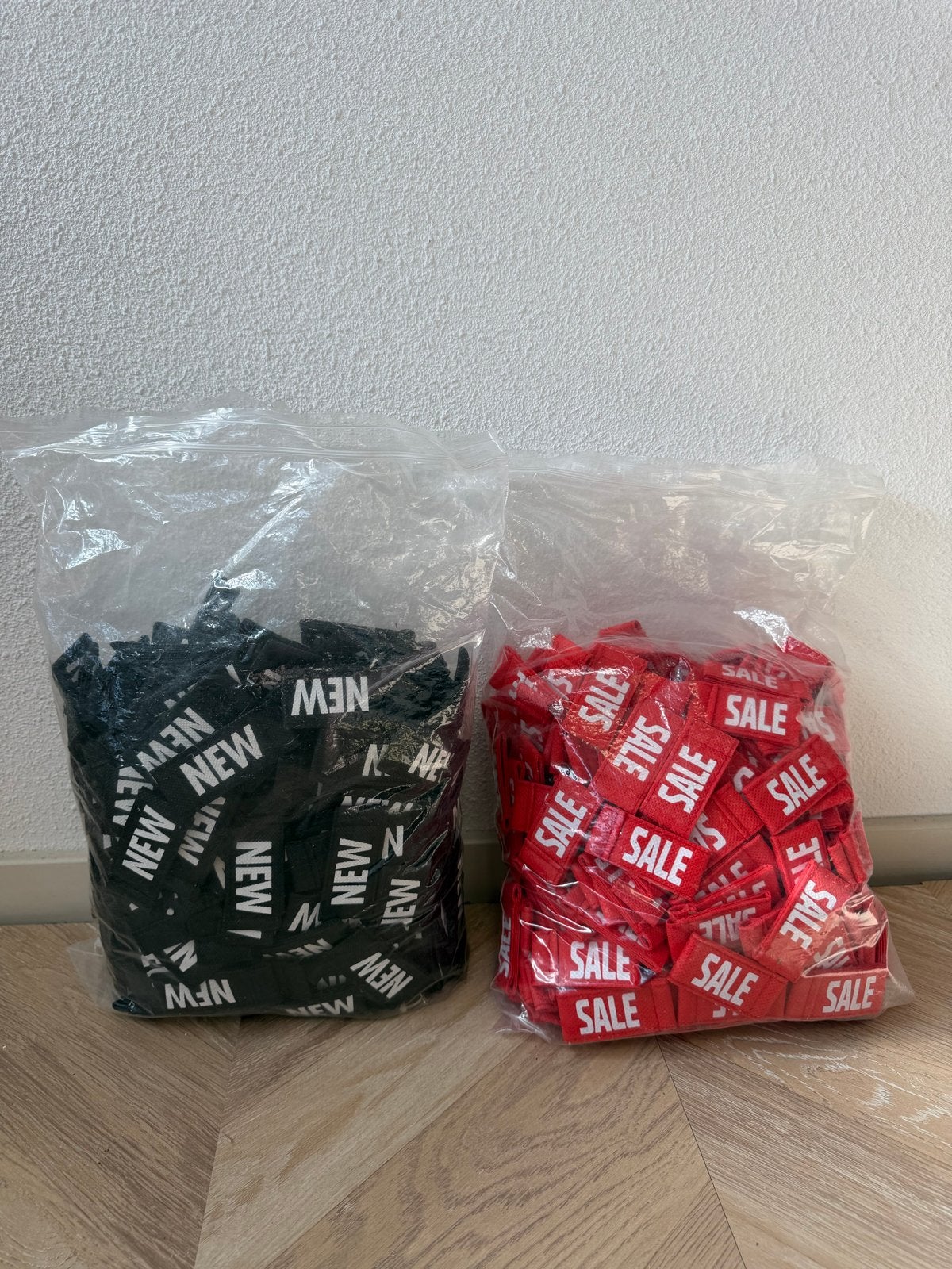 Kledinghangers voor kledinglabels (nieuw en sale), Ophalen of Verzenden, Nieuw, Overige materialen, Volwassenen