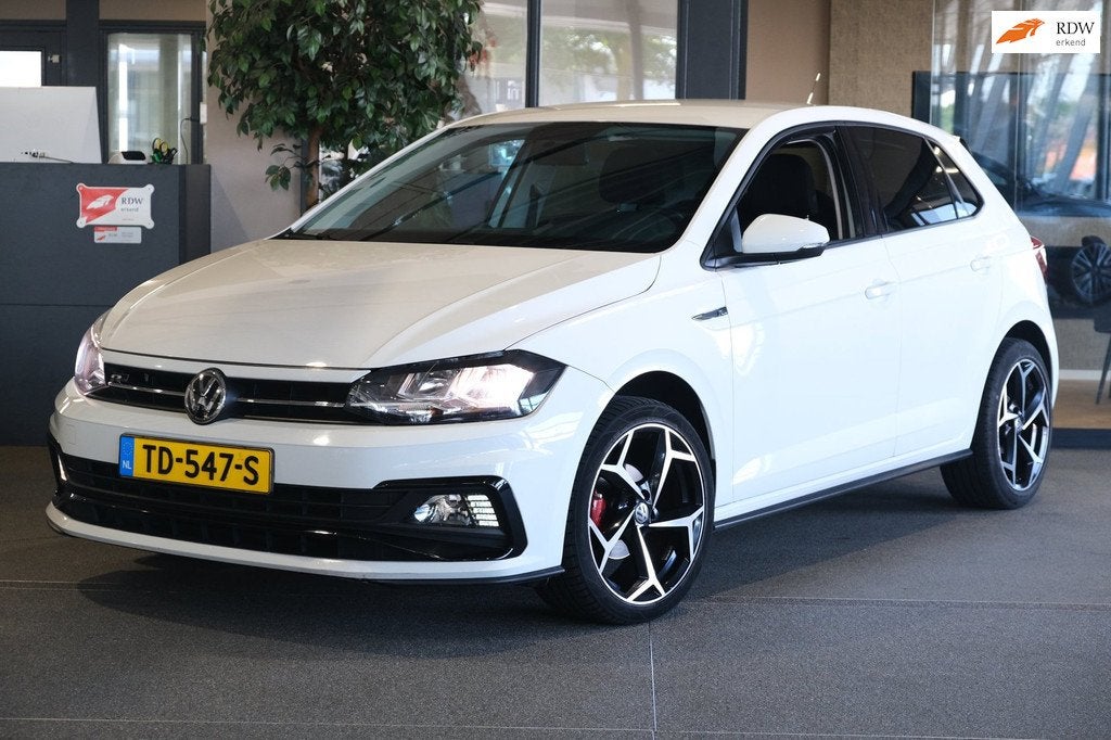 Volkswagen Polo 1.0 MPI R-Line Apple Carplay Cruise Airco MF, 1005 kg, Stof, Euro 6, Start-stop-systeem