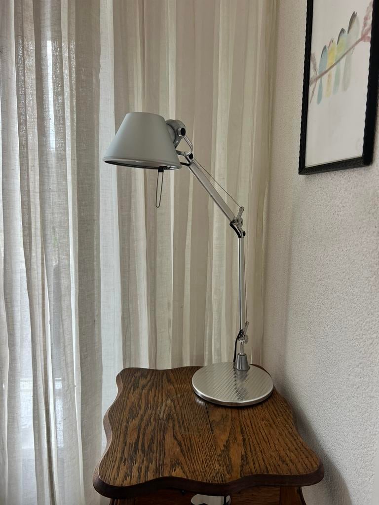 Artemide Lampje, Ophalen