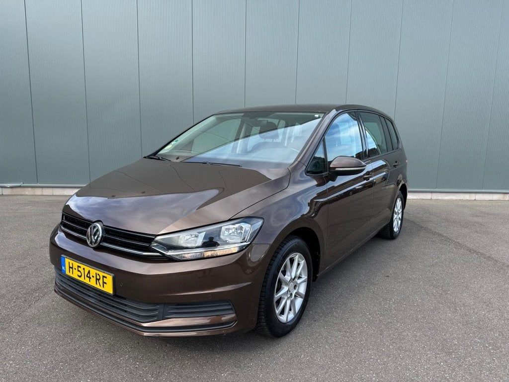 Volkswagen Touran 1.6 TDI SCR Comf Bns TREKHAAK | CRUISE CON, Auto's, Voorwielaandrijving, Euro 6, 4 cilinders, Bruin