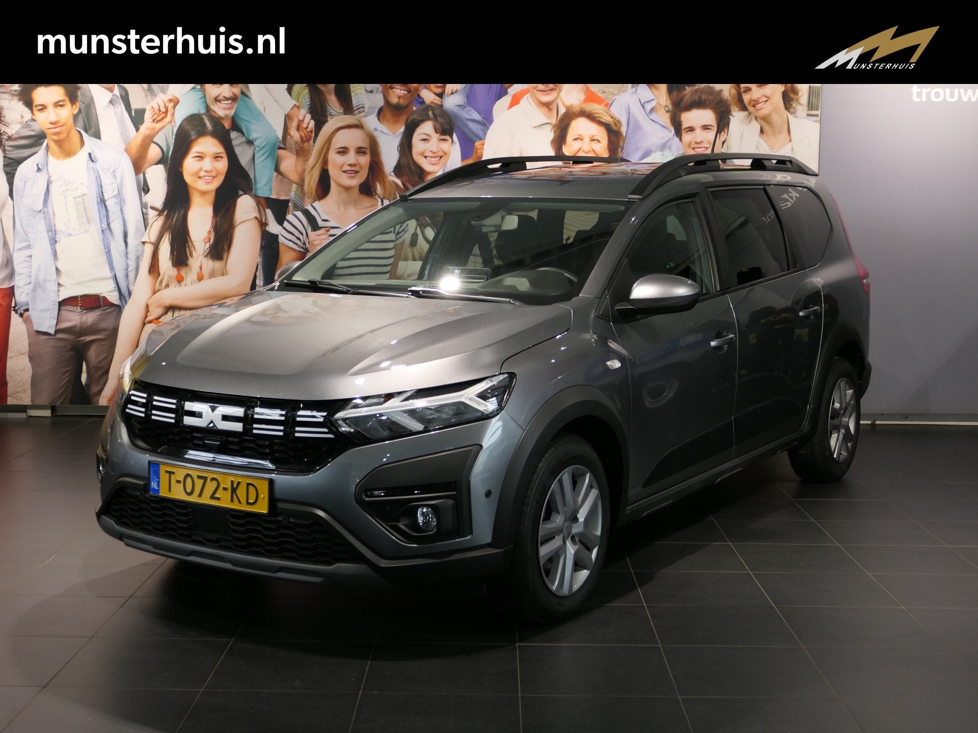 Dacia Jogger 1.0 TCe 110 Expression 7p. | Pack Assist | Medi, Auto's, Stof, Gebruikt, 7 stoelen, Origineel Nederlands
