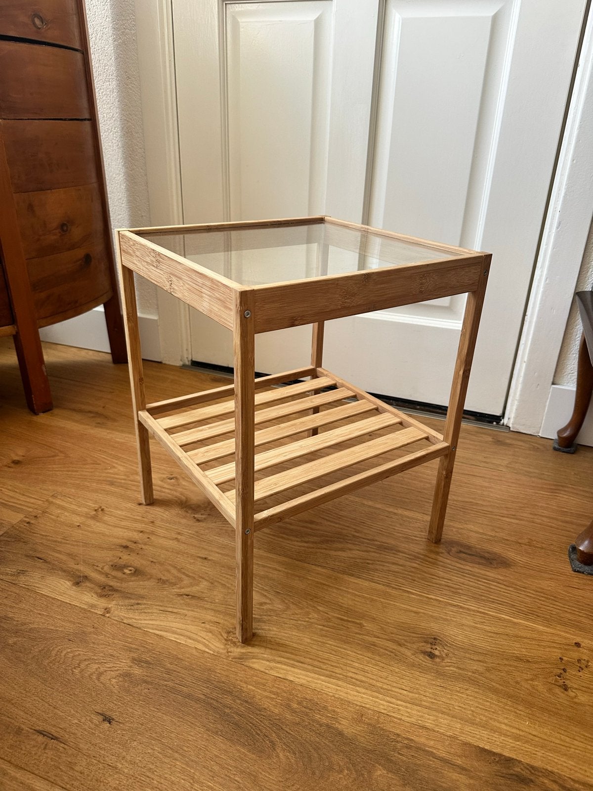 Ikea NESNA bijzettafel van bamboe en glas, Ophalen, Minder dan 45 cm, Minder dan 55 cm, Vierkant