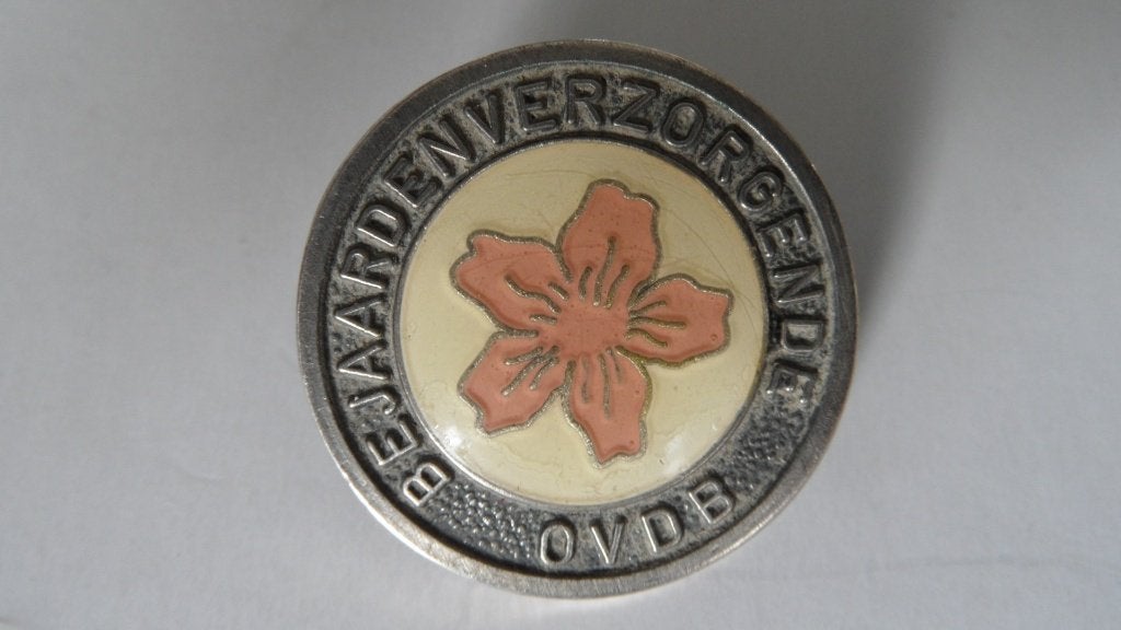 Bejaardenverzorgende OVDB speld, geëmailleerde broche, Verzamelen, Speldjes, Pins en Buttons, Verzenden, Gebruikt, Merk, Speldje of Pin