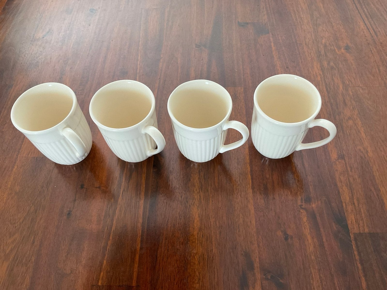 Wedgwood bekers Edme, Huis en Inrichting, Keuken | Servies, Ophalen of Verzenden, Zo goed als nieuw, Porselein, Kop(pen) en/of Schotel(s)