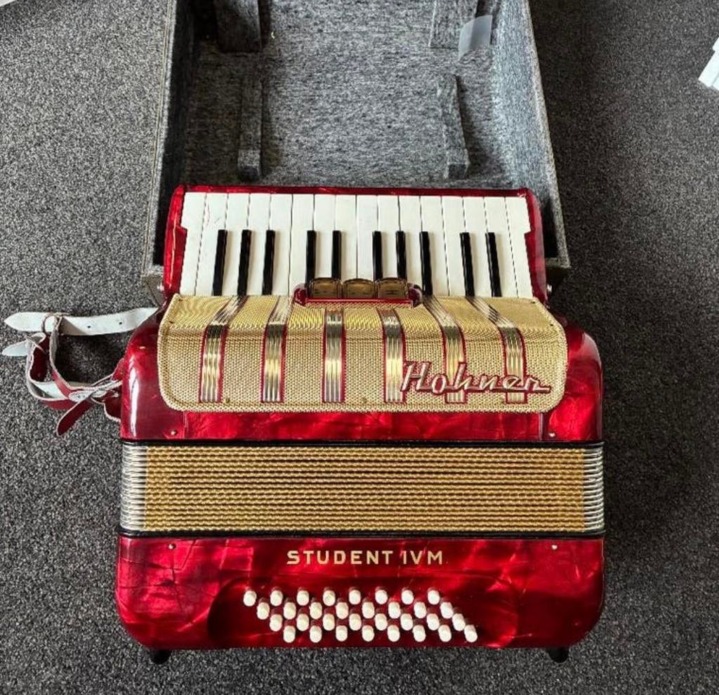 Hohner student ivm in nieuwstaat, Ophalen, Zo goed als nieuw, 32-bas, Hohner