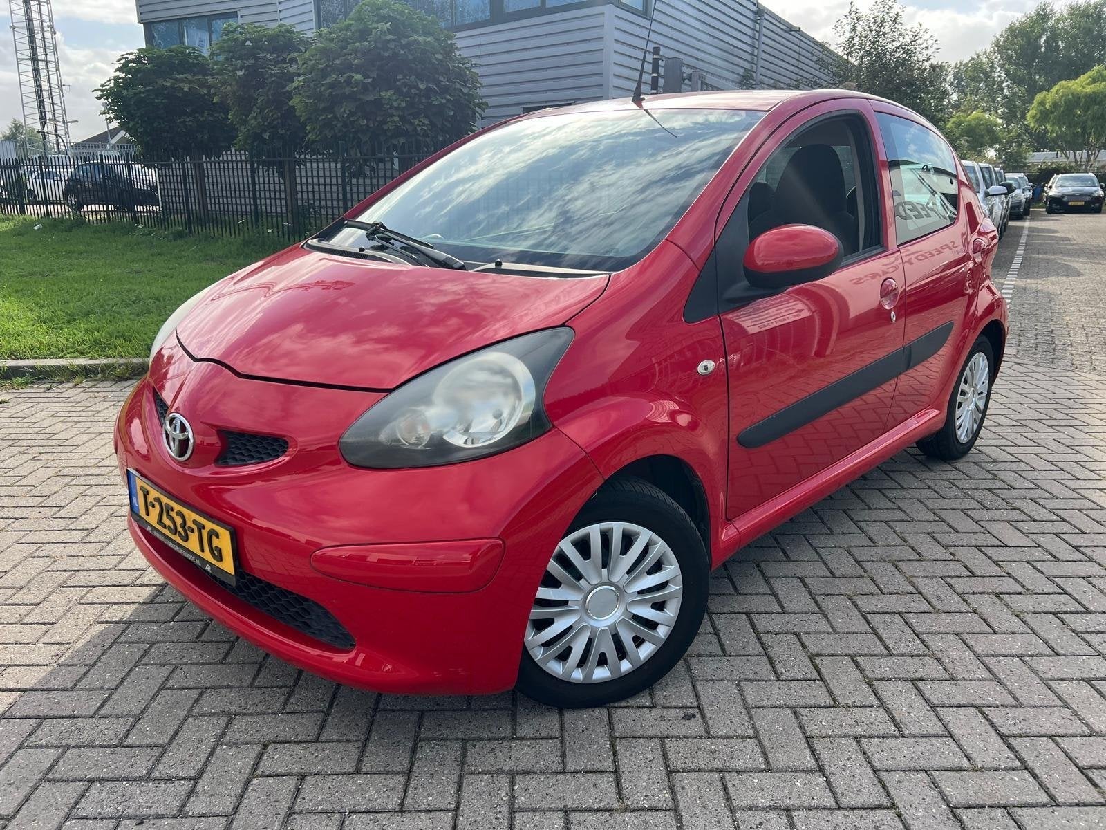 Toyota Aygo 1.0-12V 5DRS Elektr Ramen, Auto's, Voorwielaandrijving, Gebruikt, 4 stoelen, 68 pk